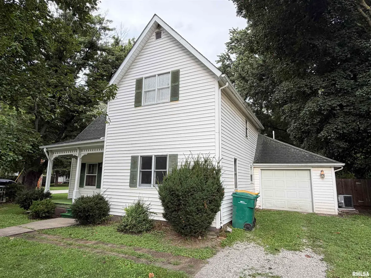 704 E Calhoun Street, Macomb, IL 61455 - #1