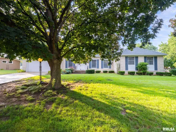 15 Olympia Fields Drive, Pekin, IL 61554