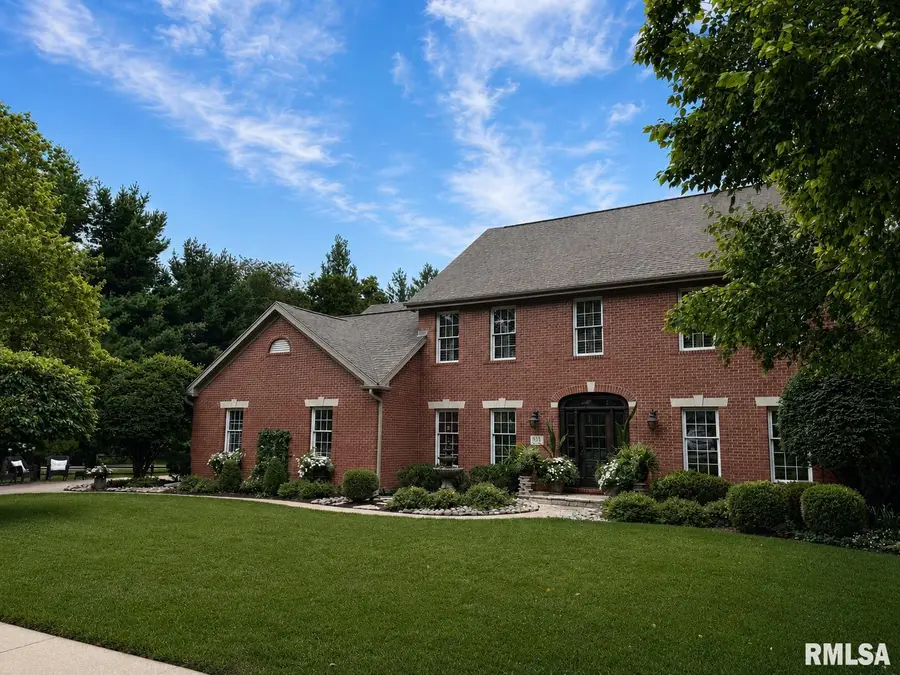 933 W Grand Oak Drive, Peoria, IL 61615 - #2