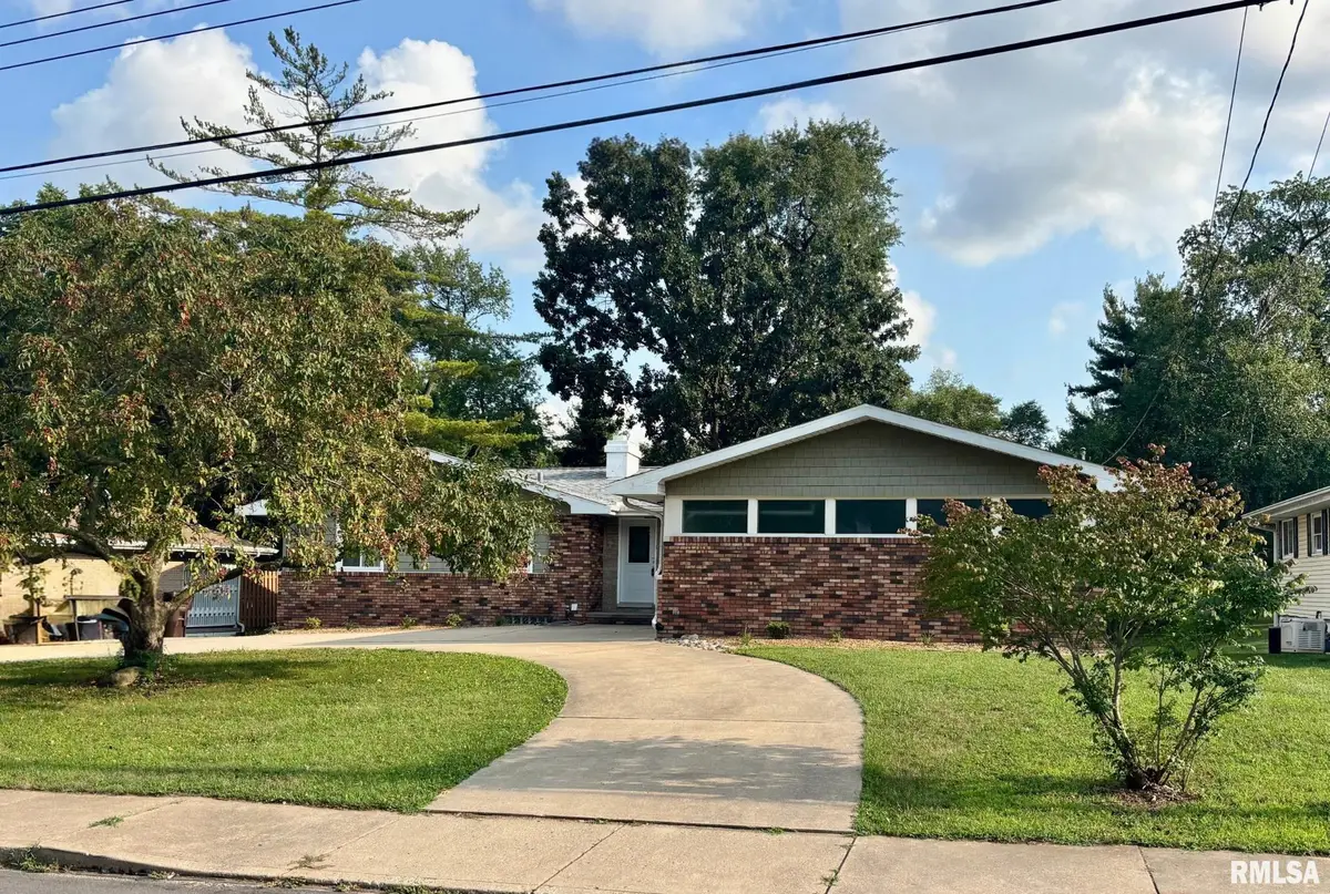 2114 W Newman Parkway, Peoria, IL 61604 - #1