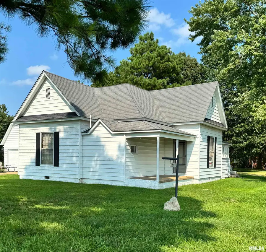 1607 S Carbon Street, Marion, IL 62959 - #2