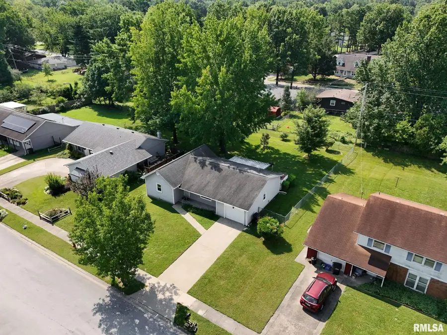 1803 W Walnut Street, Carbondale, IL 62901 - #2