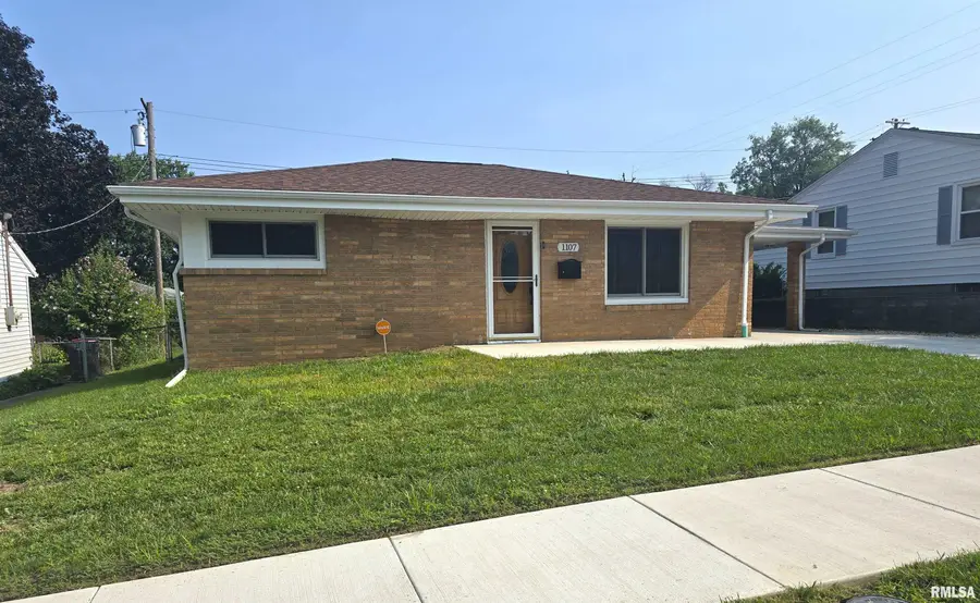 1107 Monroe Street, Pekin, IL 61554 - #2