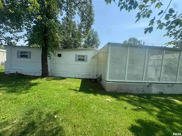 1701 N Russell Street, Marion, IL 62959