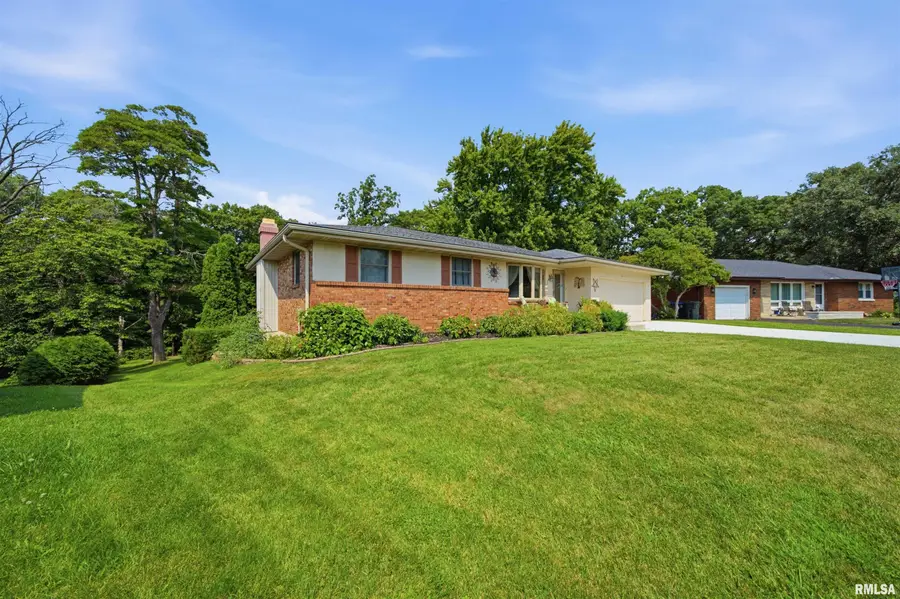 325 Indian Circle, East Peoria, IL 61611 - #2