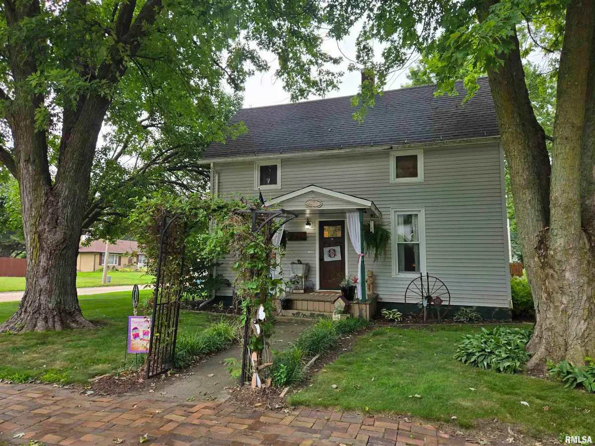 596 N Washington Street, Bushnell, IL 61422 - #1