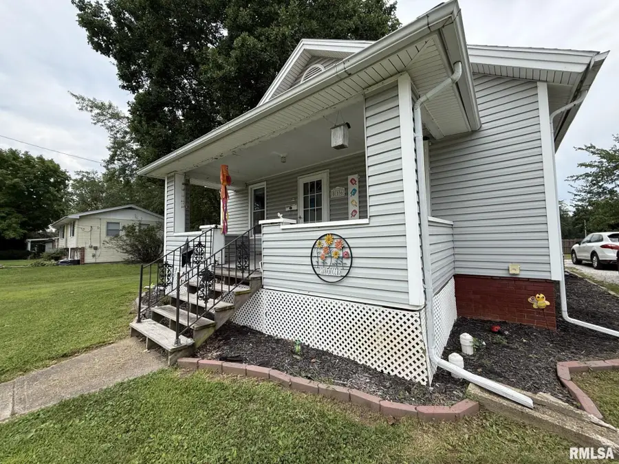 816 S Garfield Street, Macomb, IL 61455 - #2