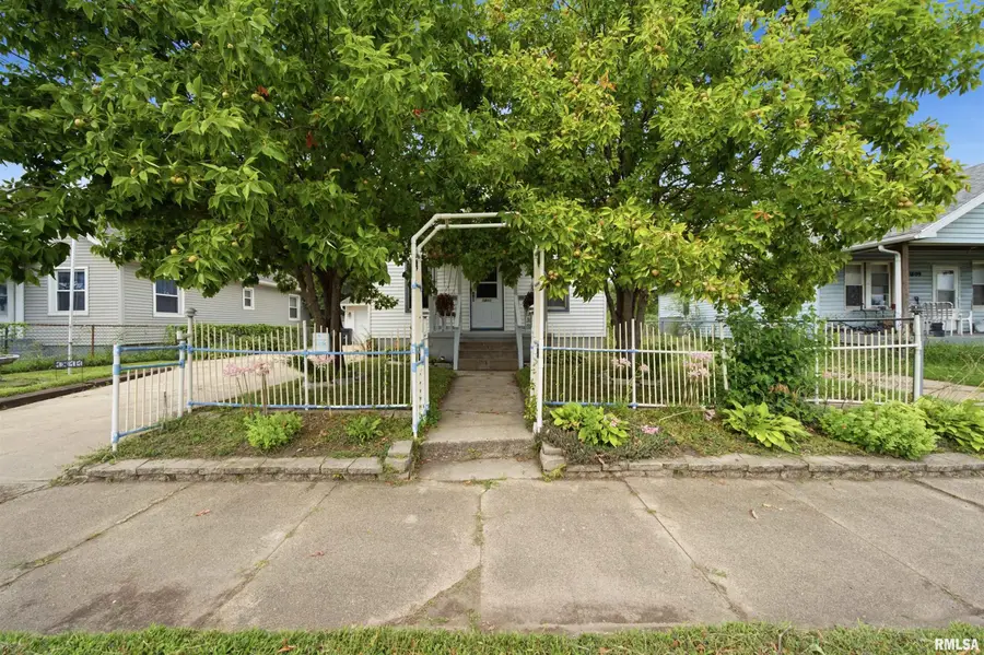 1811 S 2nd Street, Pekin, IL 61554 - #2