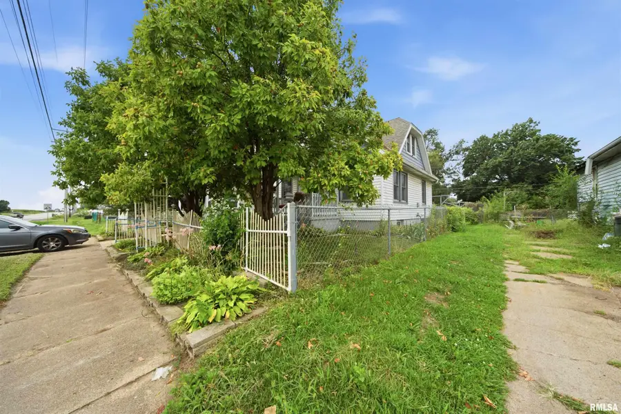 1811 S 2nd Street, Pekin, IL 61554 - #3