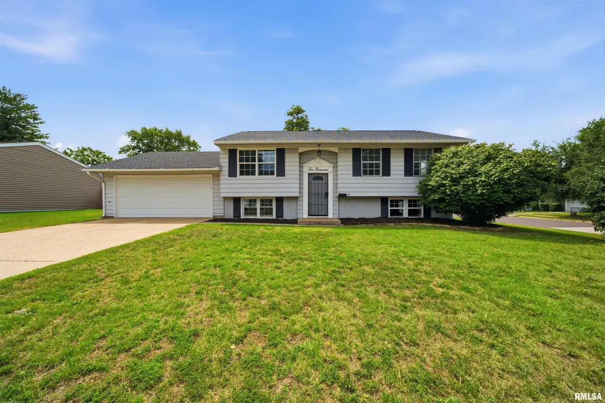 2000 Sheridan Road, Pekin, IL 61554 - #1