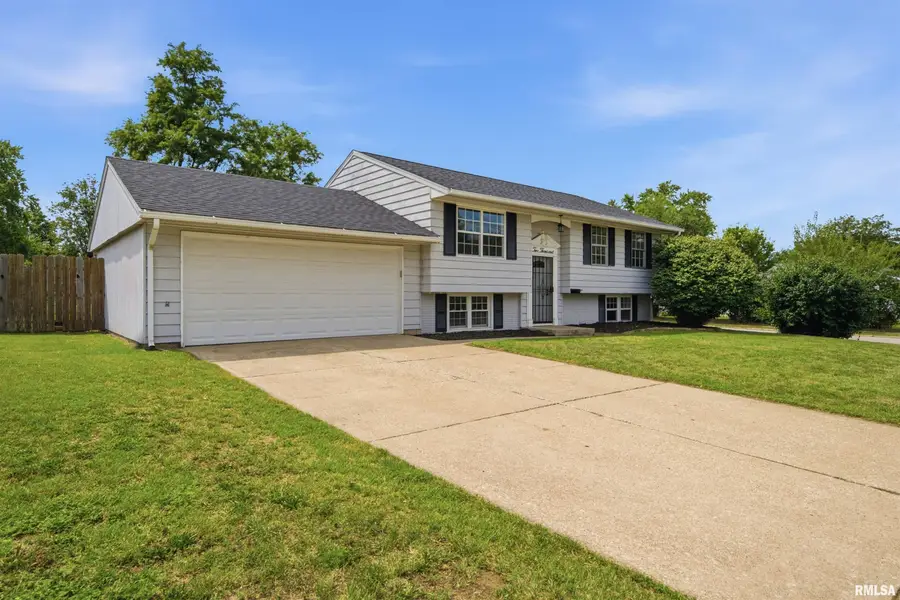2000 Sheridan Road, Pekin, IL 61554 - #2
