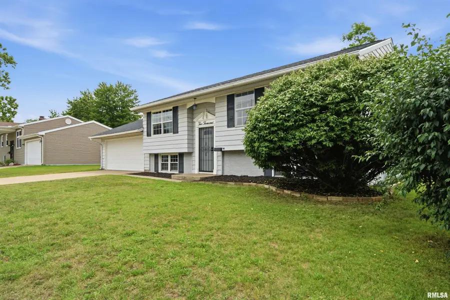 2000 Sheridan Road, Pekin, IL 61554 - #3