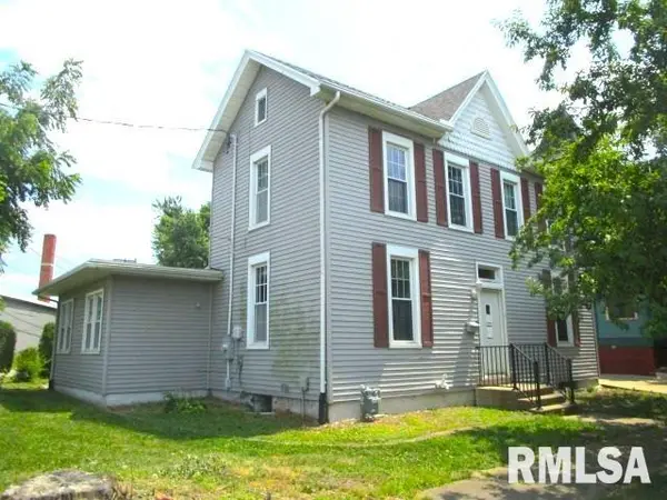 402 S 7th Street, Pekin, IL 61554