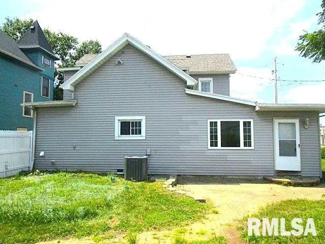 402 S 7th Street, Pekin, IL 61554 - #2