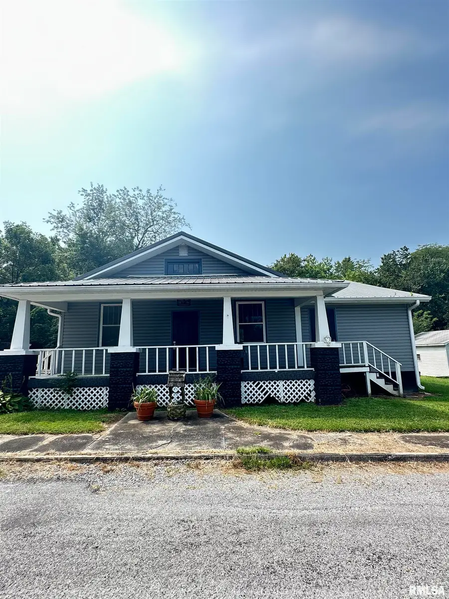 301 E 3rd Street, Johnston City, IL 62951 - #2