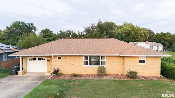 1606 N 4th Street, Pekin, IL 61554