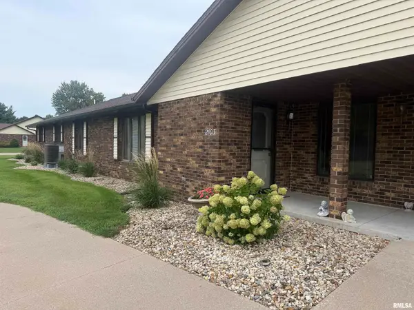 2103 Maple Avenue, Macomb, IL 61455