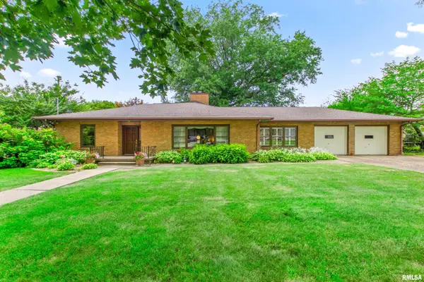 24 S Avenue C Street, Canton, IL 61520