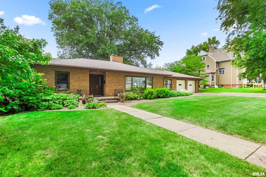 24 S Avenue C Street, Canton, IL 61520 - #2
