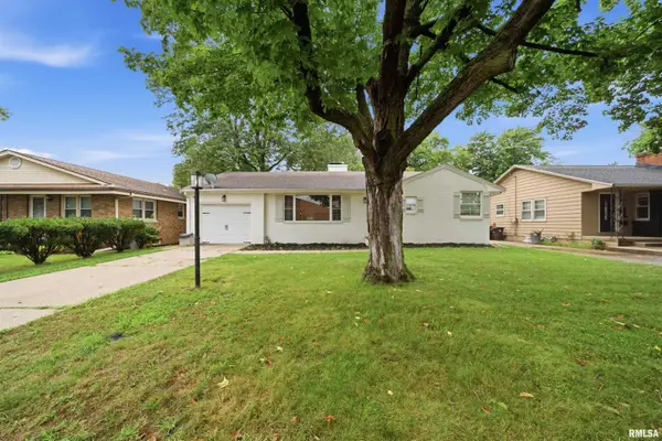 3219 N Twelve Oaks Drive, Peoria, IL 61604