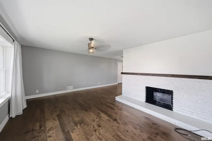 3219 N Twelve Oaks Drive, Peoria, IL 61604 - #3