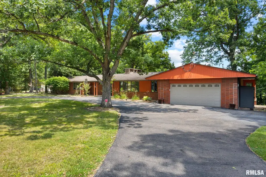 204 W Detweiller Drive, Peoria, IL 61615 - #2