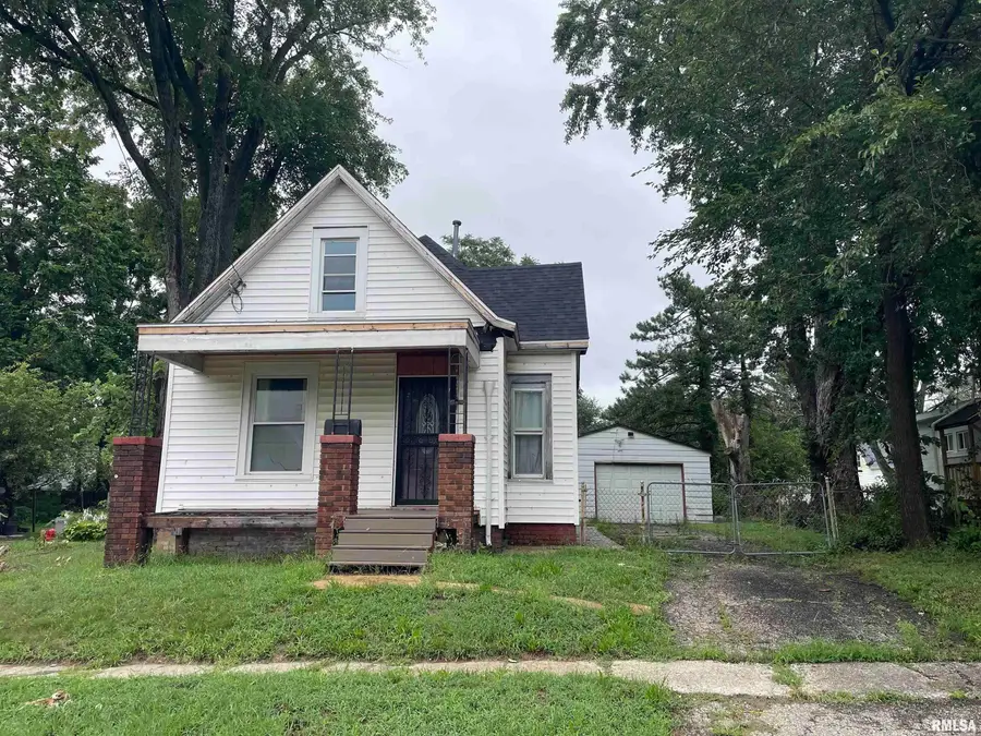 803 W Macqueen Avenue, Peoria, IL 61604 - #2