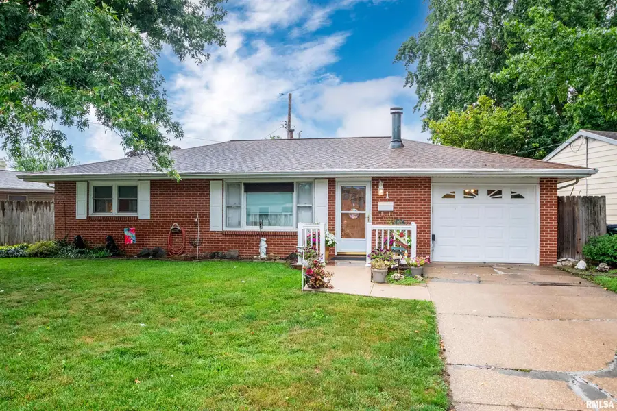 1 Brentwood Court, Pekin, IL 61554 - #2
