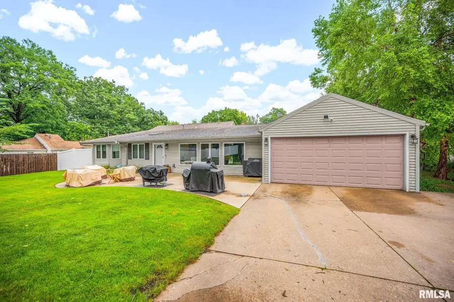 336 W Barrington Road, Peoria, IL 61614 - #2
