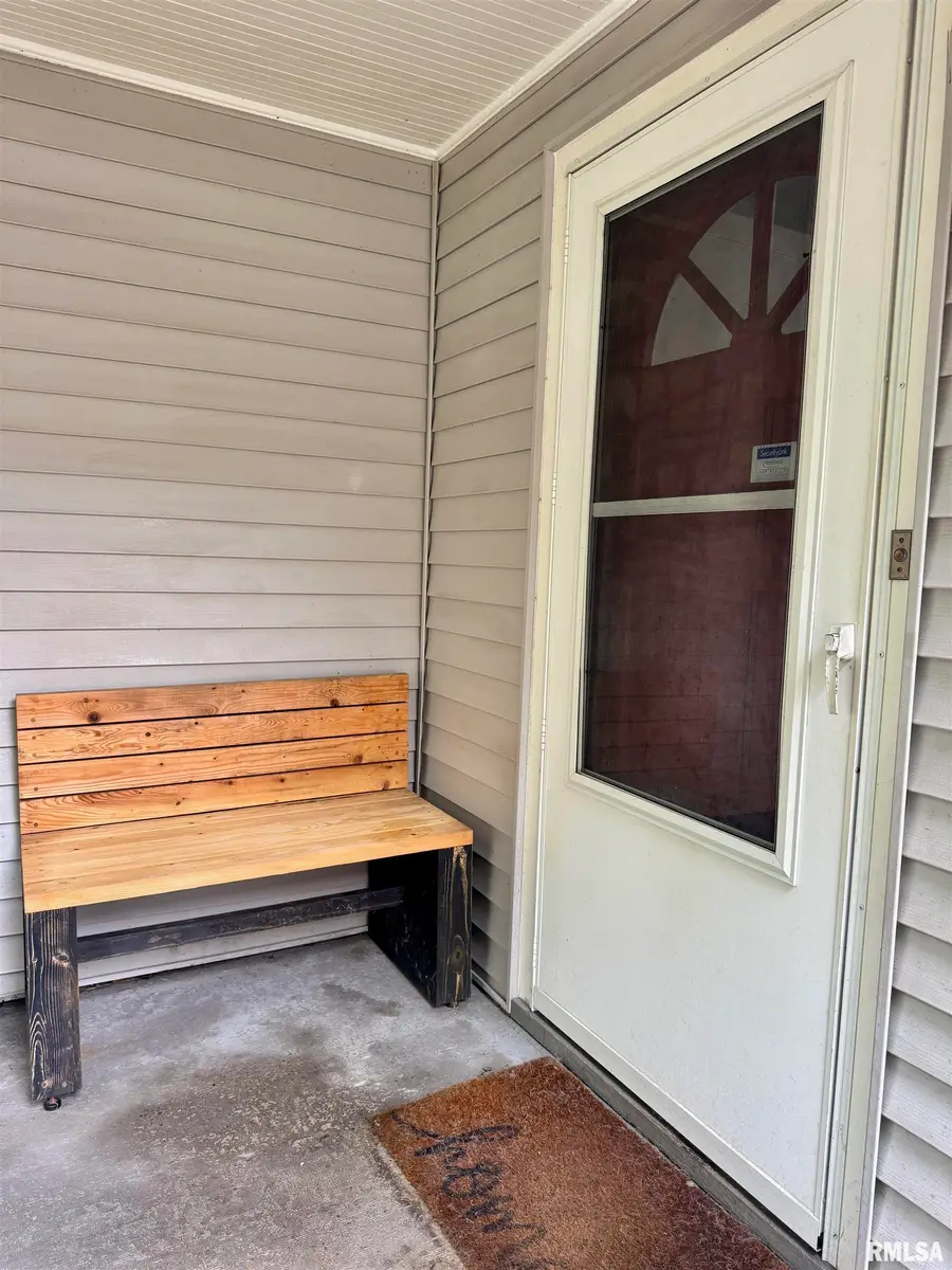 439 W Hampton Court, Peoria, IL 61604 - #3