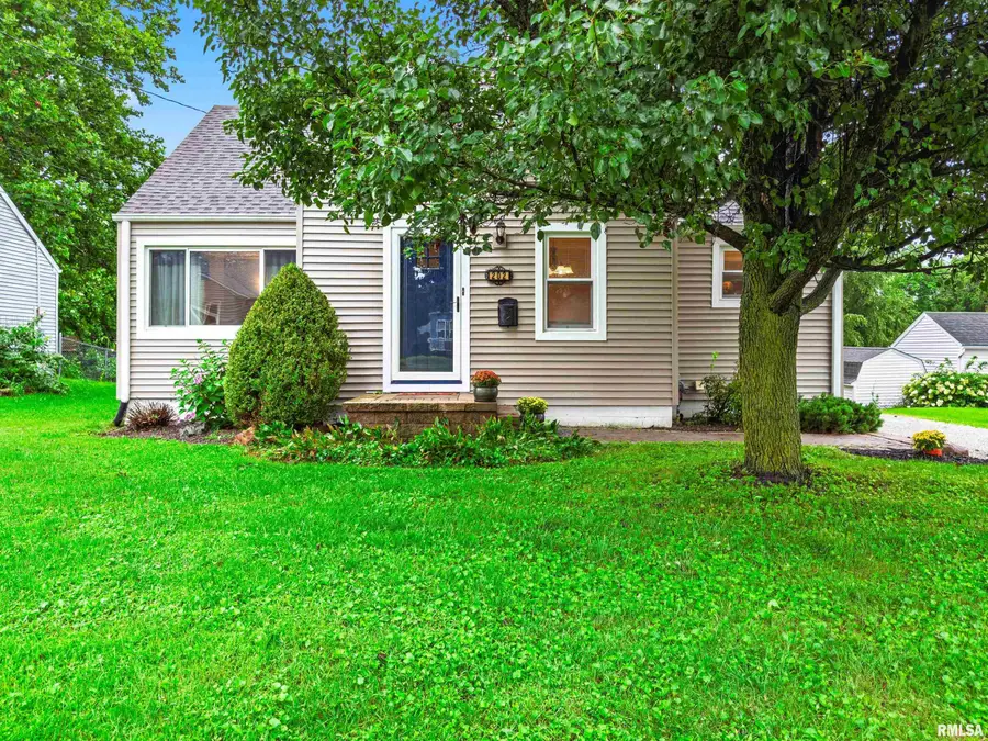 202 Central Avenue, Washington, IL 61571 - #2