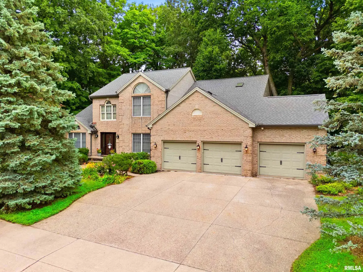 835 W Grand Oak Drive, Peoria, IL 61615 - #1