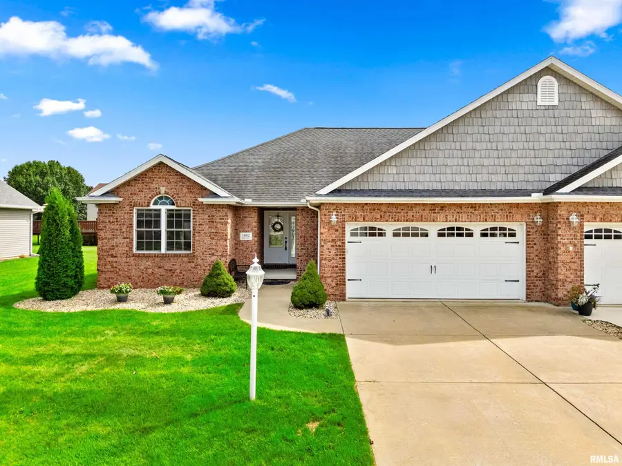 1602 Remington Road, Pekin, IL 61554 - #2
