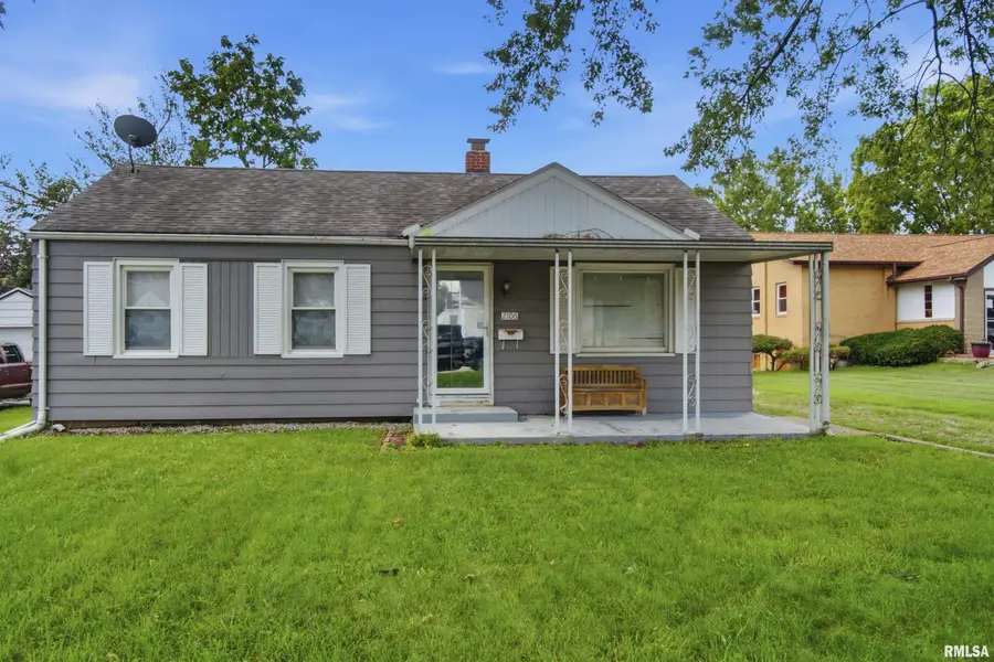 2106 W Forrest Hill Avenue, Peoria, IL 61604 - #2