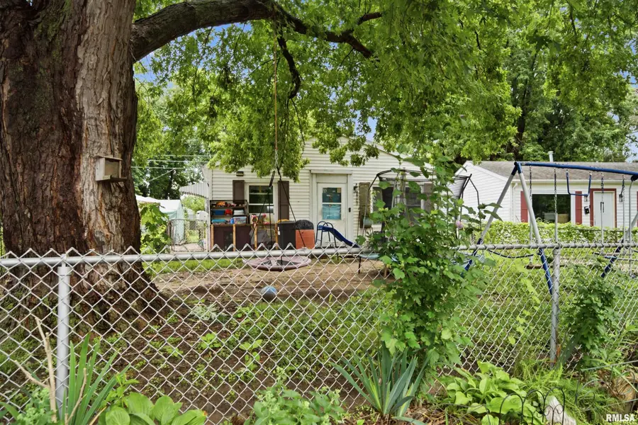 1606 Koch Street, Pekin, IL 61554 - #3