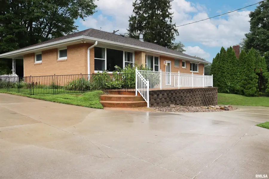 1210 N Wildwood Court, Peoria, IL 61604 - #2