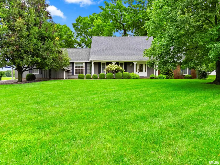 1 Oakhill Court, Pekin, IL 61554 - #3