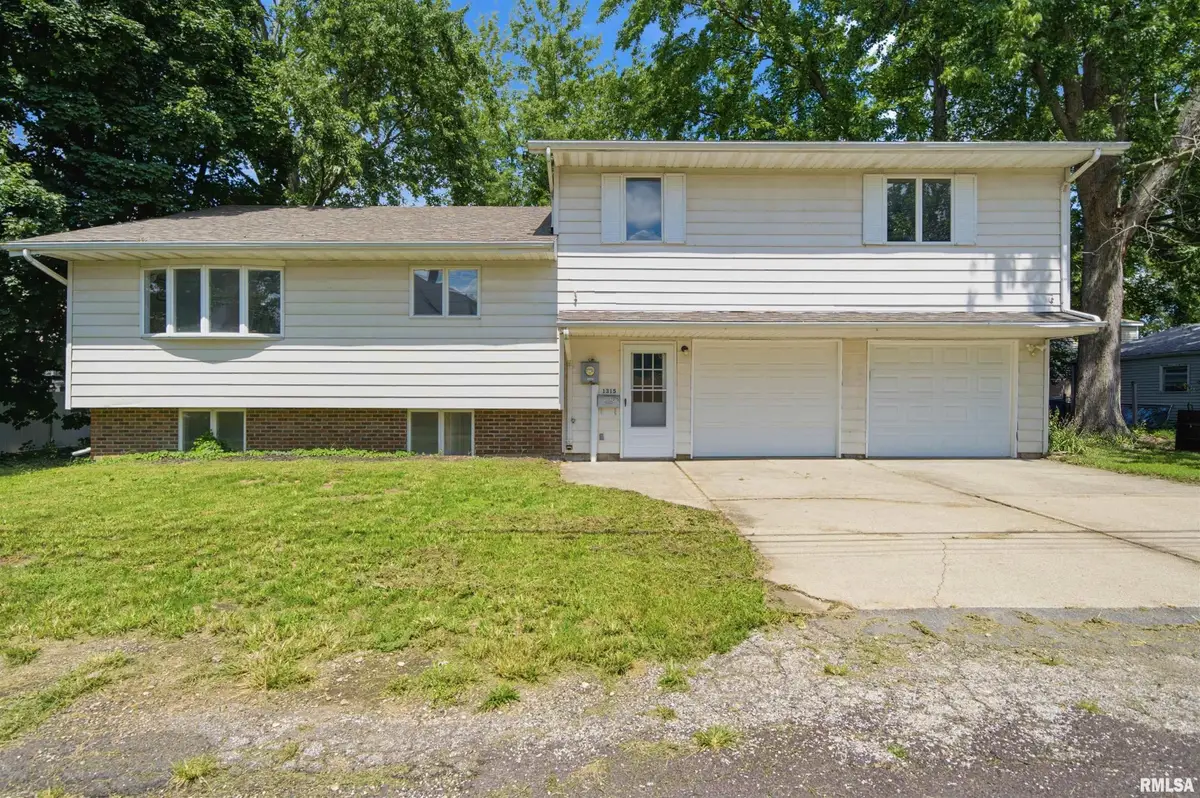 1315 Prince Street, Pekin, IL 61554 - #1