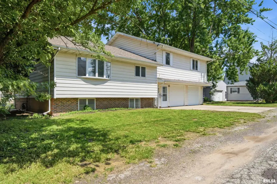 1315 Prince Street, Pekin, IL 61554 - #2