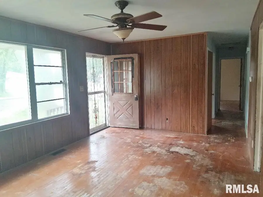 2108 N Windermere Avenue, Peoria, IL 61604 - #3