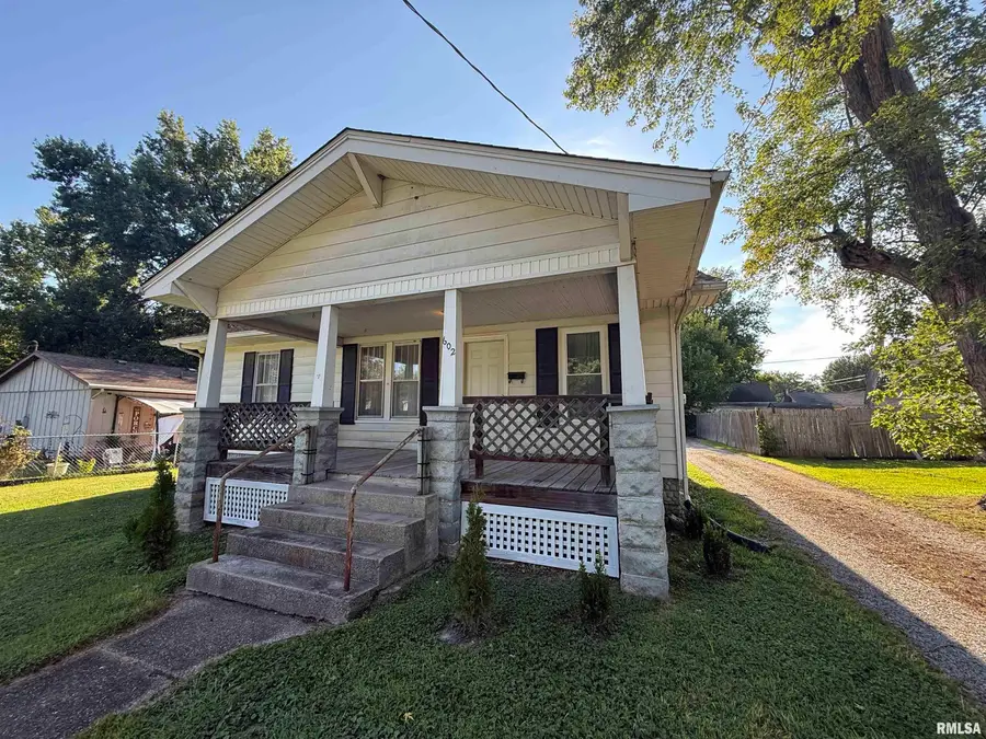 602 S Bentley Street, Marion, IL 62959 - #2