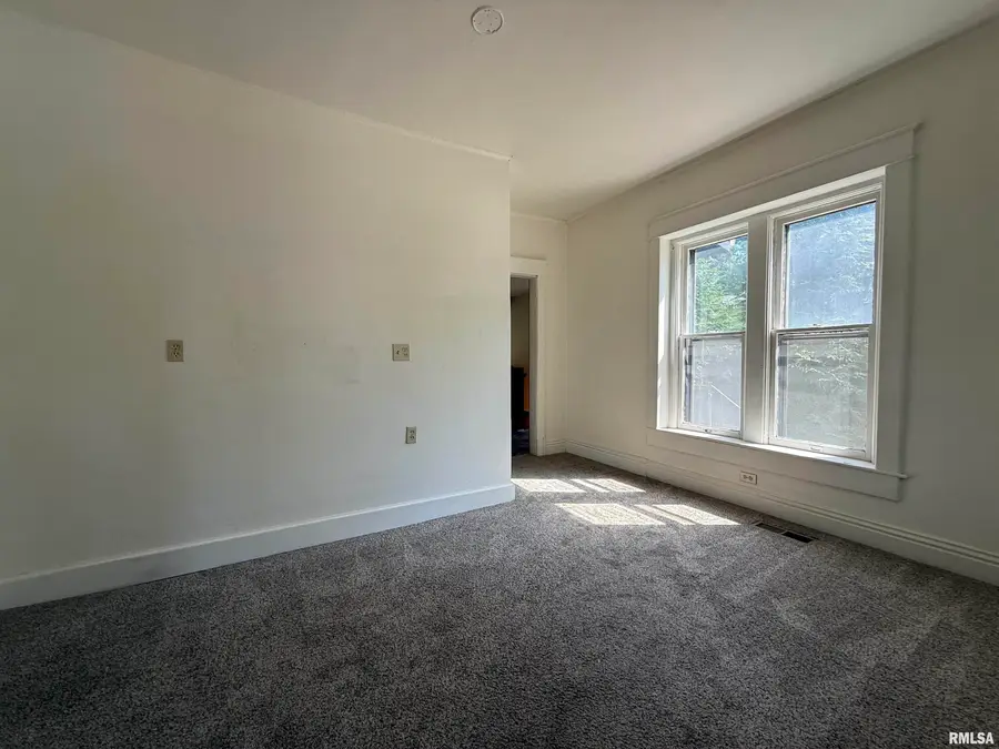 536 W Mcdonough Street, Macomb, IL 61455 - #3