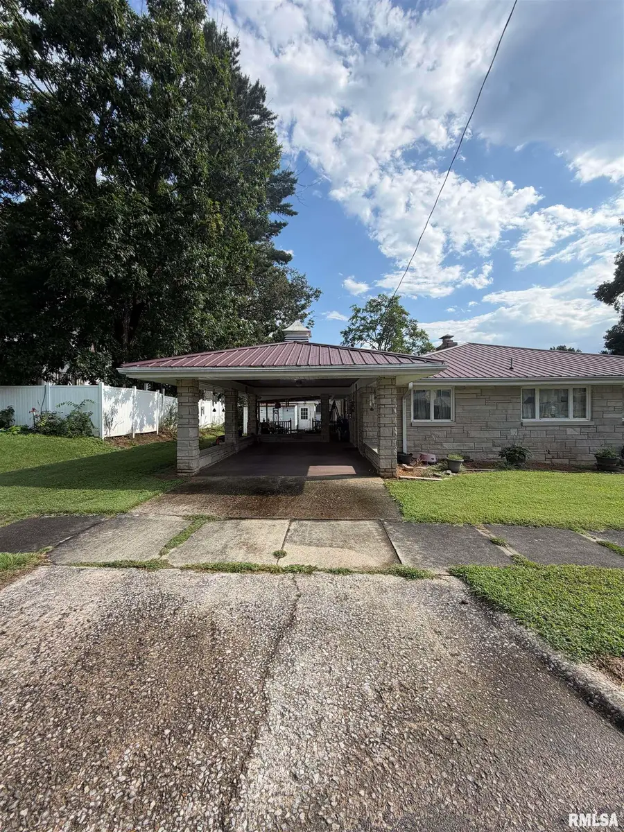 1910 Glenwood Avenue, Eldorado, IL 62930 - #3