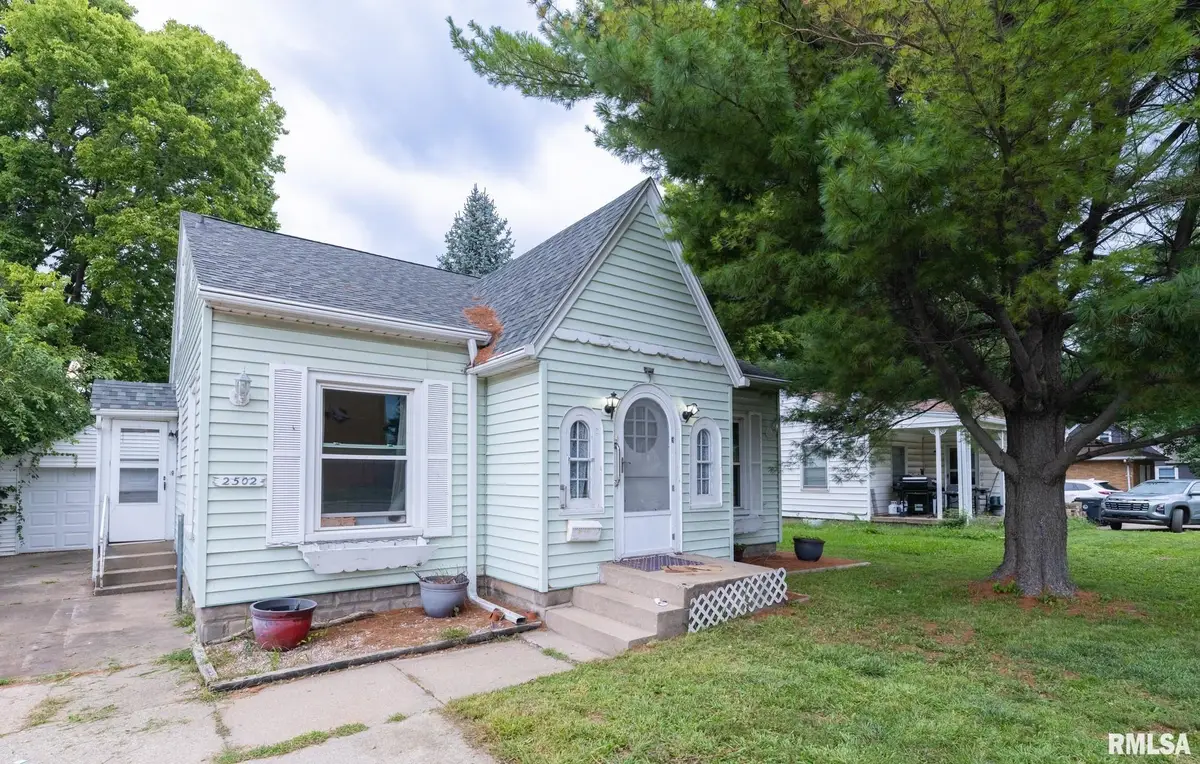 2502 Court Street, Pekin, IL 61554 - #1