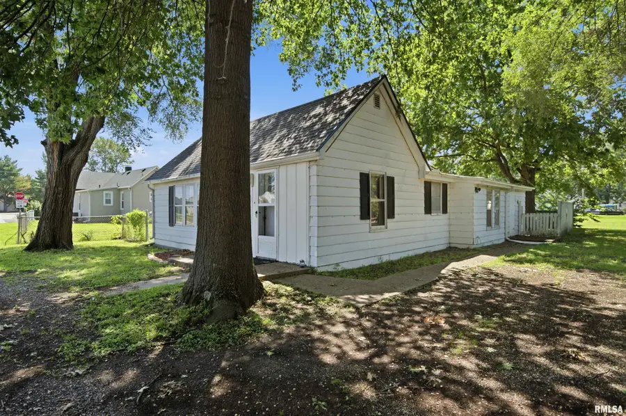 106 Matilda Street, Pekin, IL 61554 - #3
