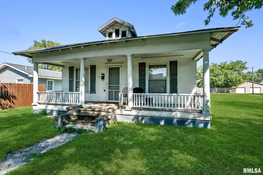 704 S Jefferson Avenue, Du Quoin, IL 62832 - #2