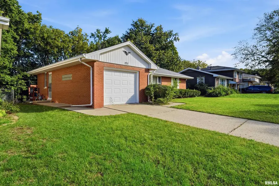 2711 W Castle Court, Peoria, IL 61614 - #3