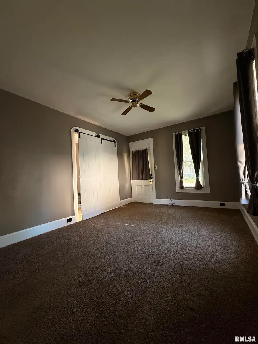 521 W Chase Street, Macomb, IL 61455 - #2