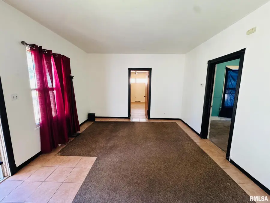 1114 E Hines Avenue, Peoria Heights, IL 61616 - #3