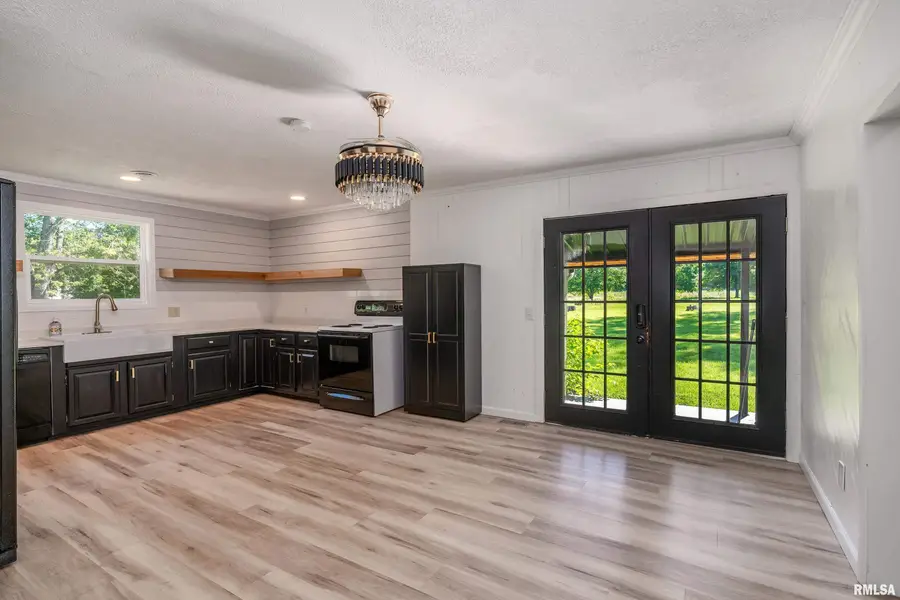 1303 N Maple Street, Cambria, IL 62915 - #3